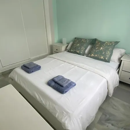 Alexandra Apartment *